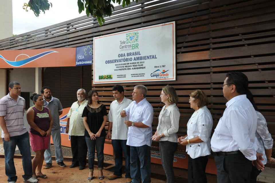 Ilustração lateral esquerda